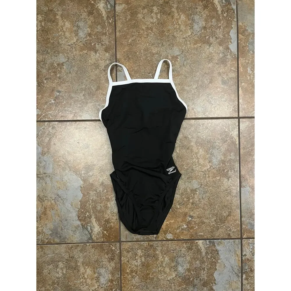 NWT Speedo Size 8/34 Women’s Swimsuit